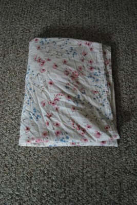 How to Fold a Fitted Sheet