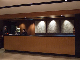 The Best Way to Deal with Customer Service Issues hotel desk